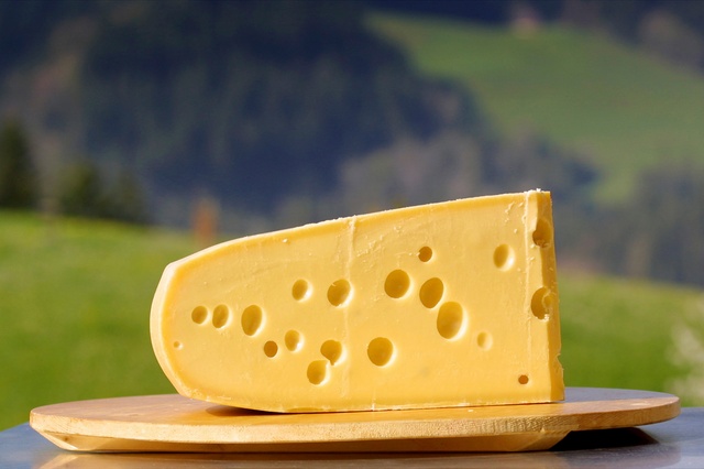 Emmental cheese - photo | Fondue.bg