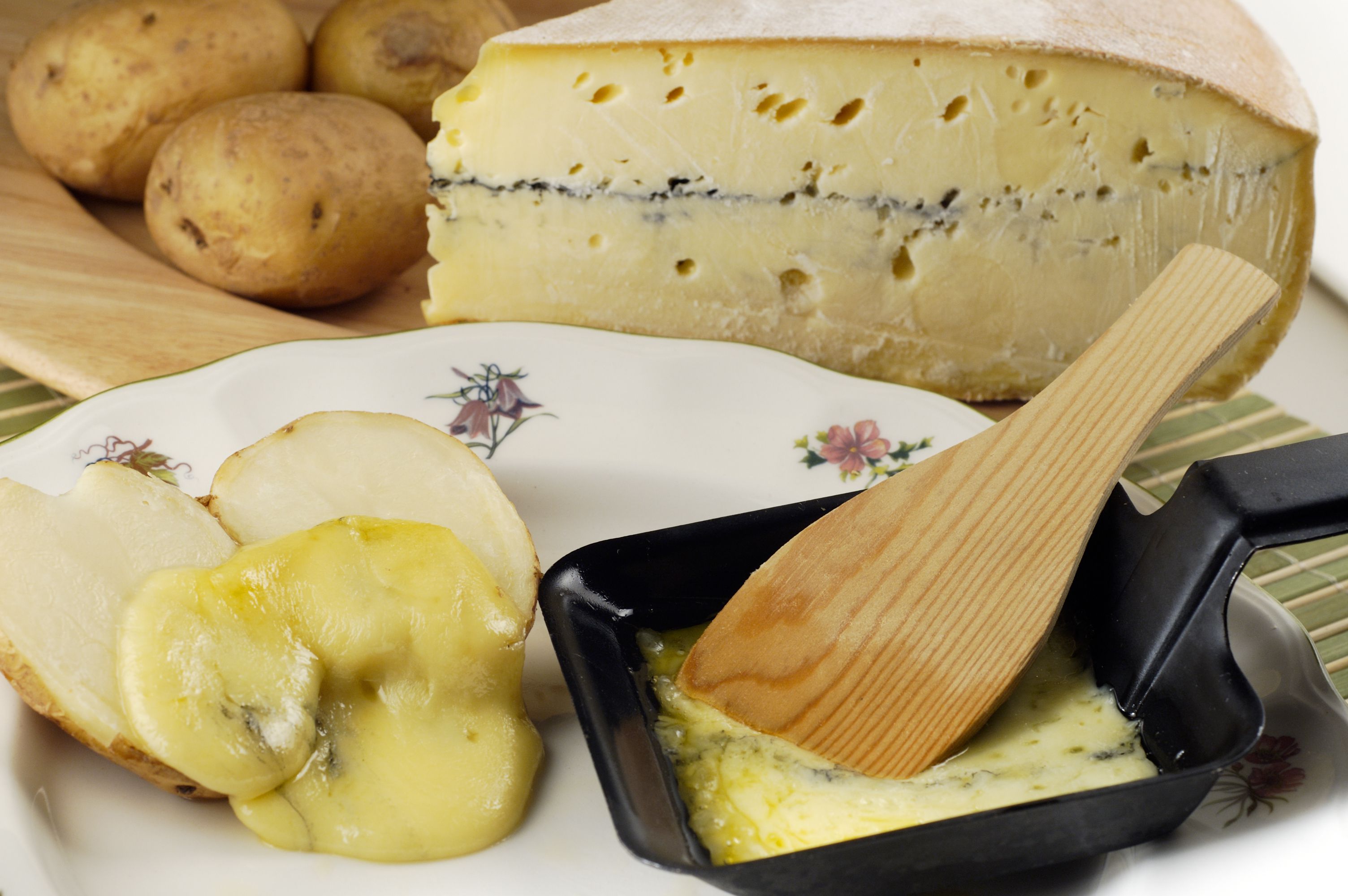 Raclette cheese - image | Fondue.bg