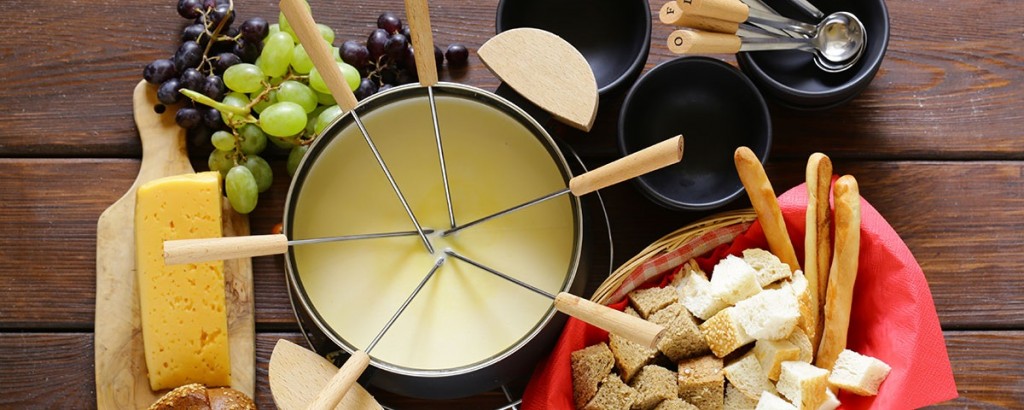 [:bg]Посуда за фондю от сирена | Ресторант Фондю[:en]Utensils for preparation of fondue | Restaurant Fondue[:]