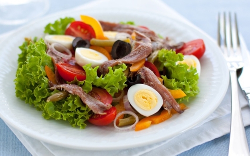 Швейцарска салата Salade nicoise