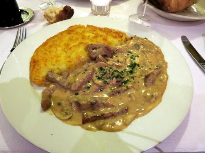  Top 5 dishes you should definitely try while walking the streets of Zurich 